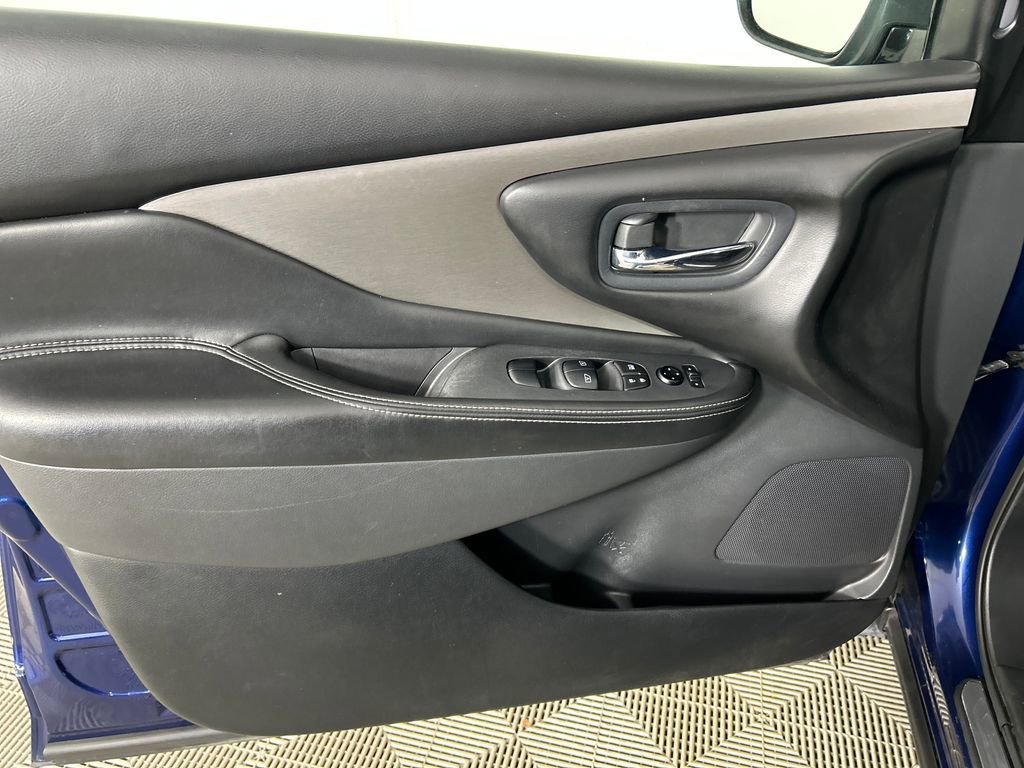 Used 2021 Nissan Murano SV image 11