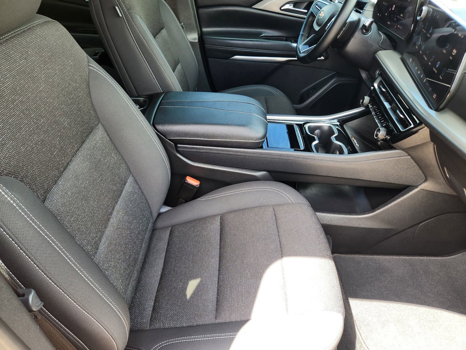 Used 2024 Chevrolet Traverse LT image 14