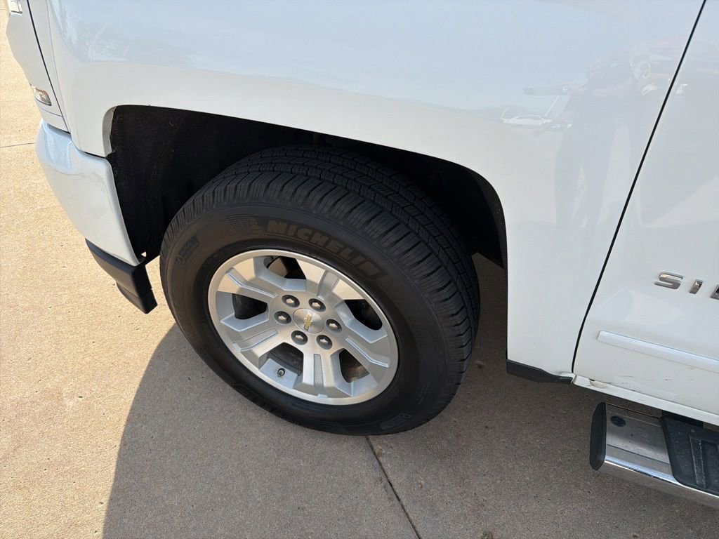 Used 2018 Chevrolet Silverado 1500 LT w/ All Star Edition AWD/4WD image 25