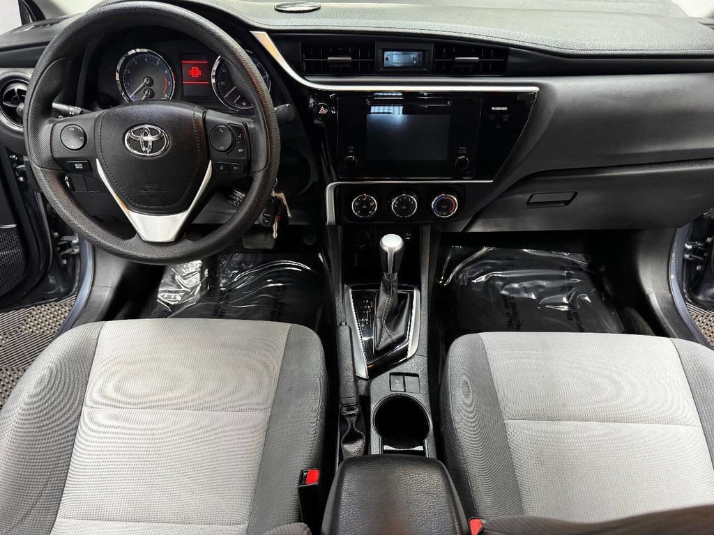 Used 2017 Toyota Corolla L FWD image 38