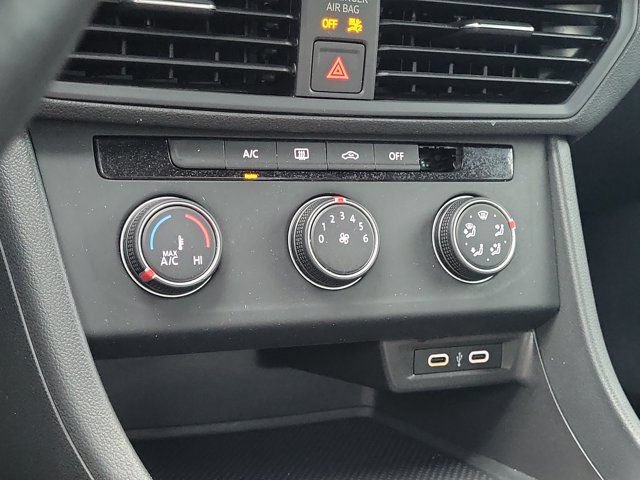 Certified 2023 Volkswagen Jetta Sport FWD image 28