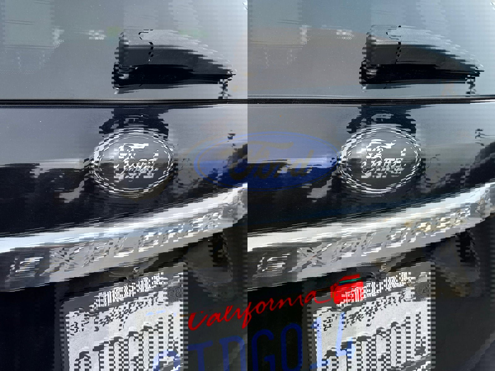 Used 2017 Ford Explorer Platinum image 11