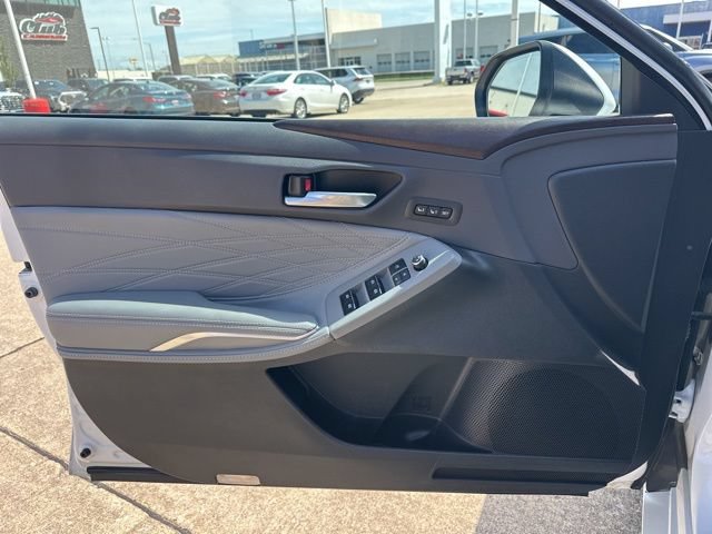 Certified 2021 Toyota Avalon Limited w/ Advanced Safety Package FWD image 8