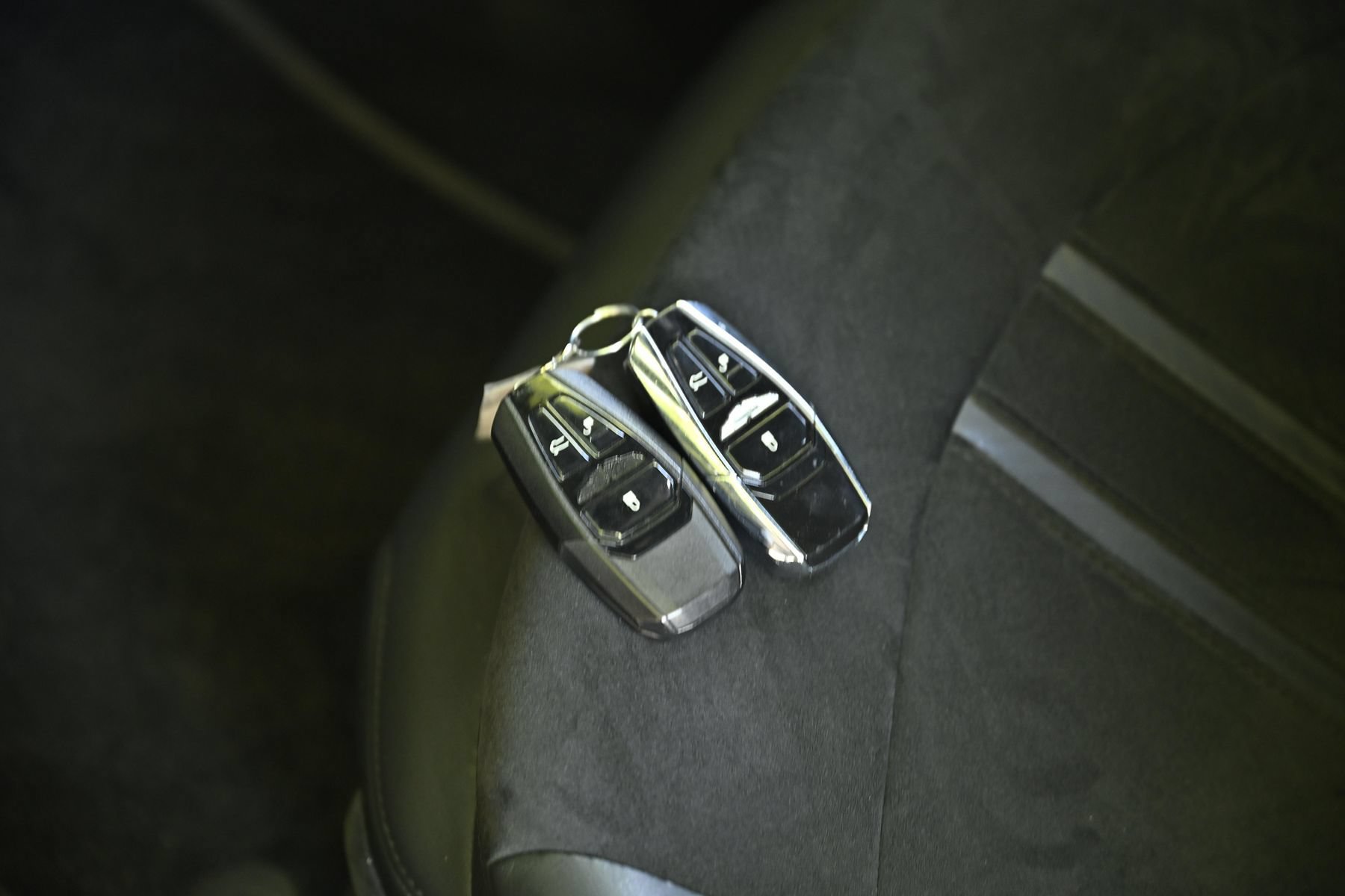 Used 2020 Aston Martin V8 Vantage Coupe RWD image 19