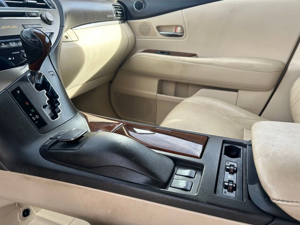 Used 2013 Lexus RX 450h AWD image 25