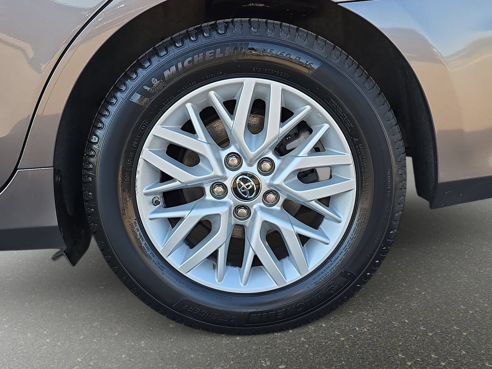 Used 2017 Toyota Camry LE FWD image 31