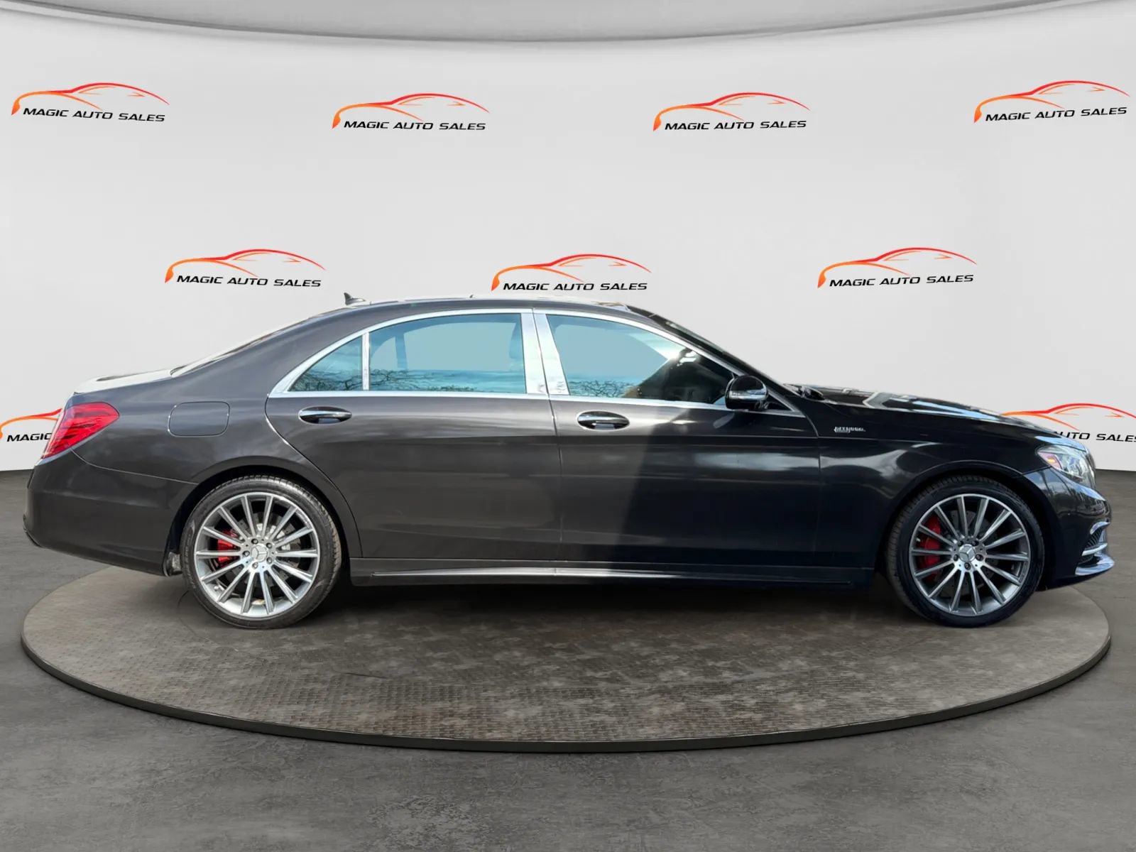Used 2014 Mercedes-Benz S 550 Sedan image 4