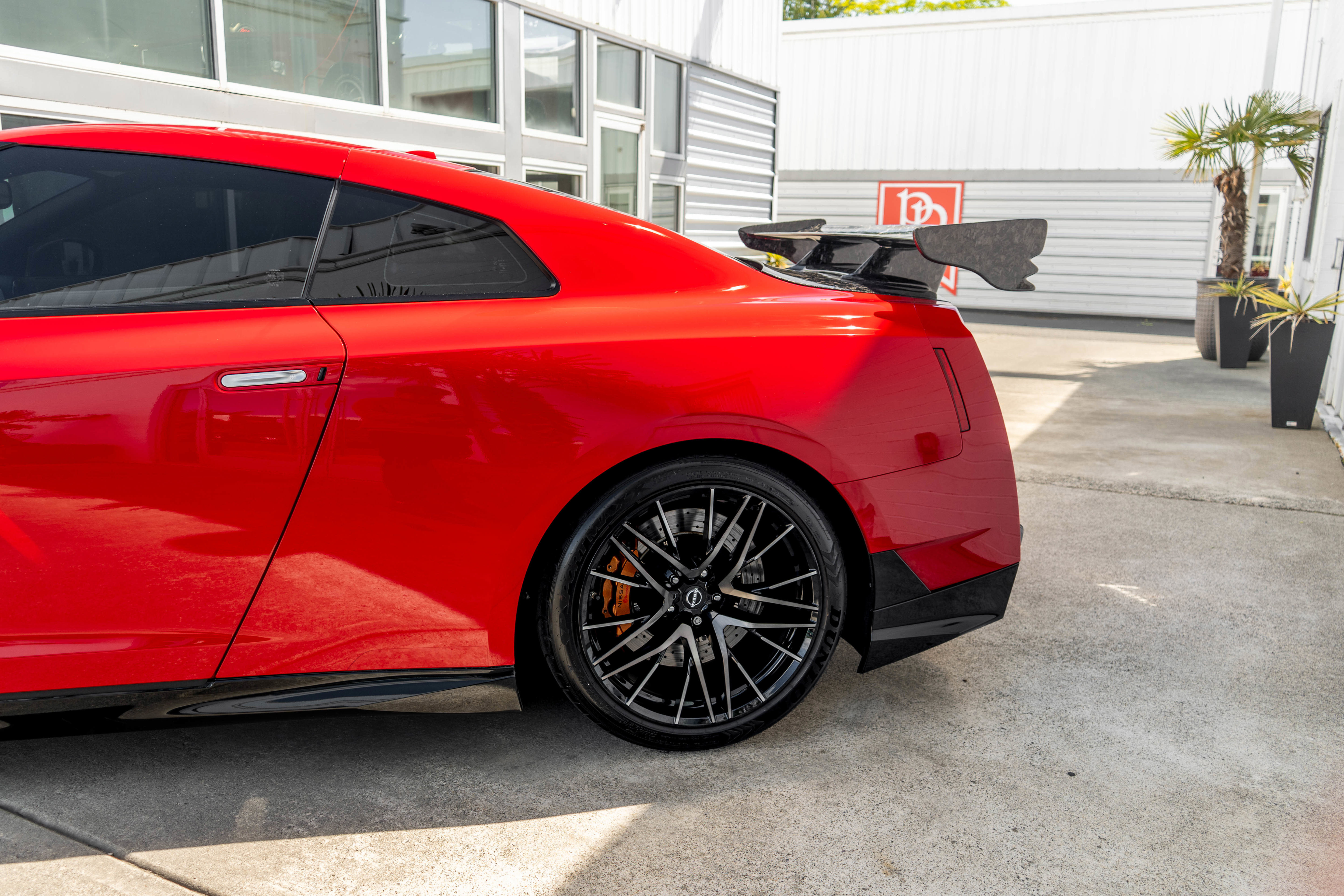 Used 2024 Nissan GT-R Premium w/ Premium Interior Package AWD/4WD image 5