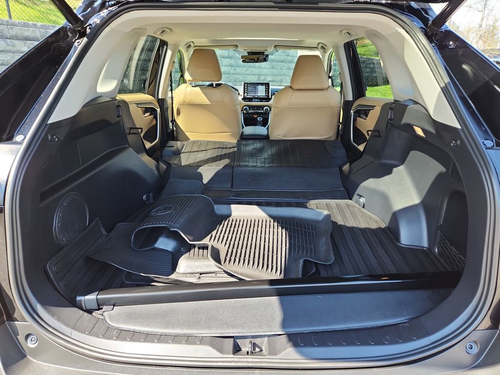 Used 2021 Toyota RAV4 Limited AWD/4WD image 13