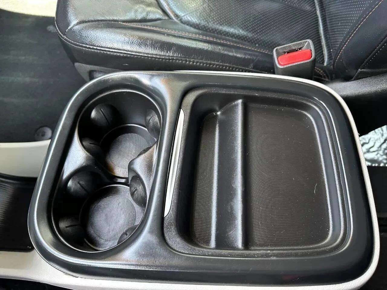 Used 2018 Chrysler Pacifica Touring-L image 62