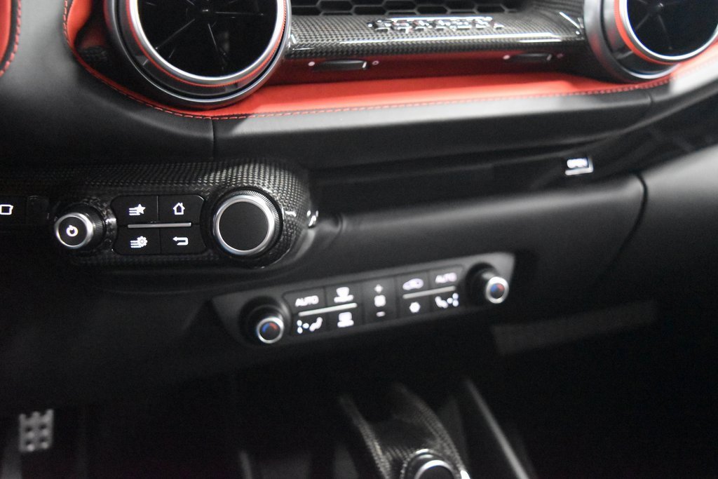 Used 2020 Ferrari 812 Superfast image 30