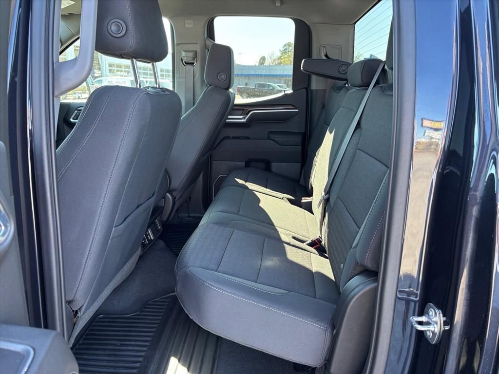 Used 2023 Chevrolet Silverado 1500 LT image 12