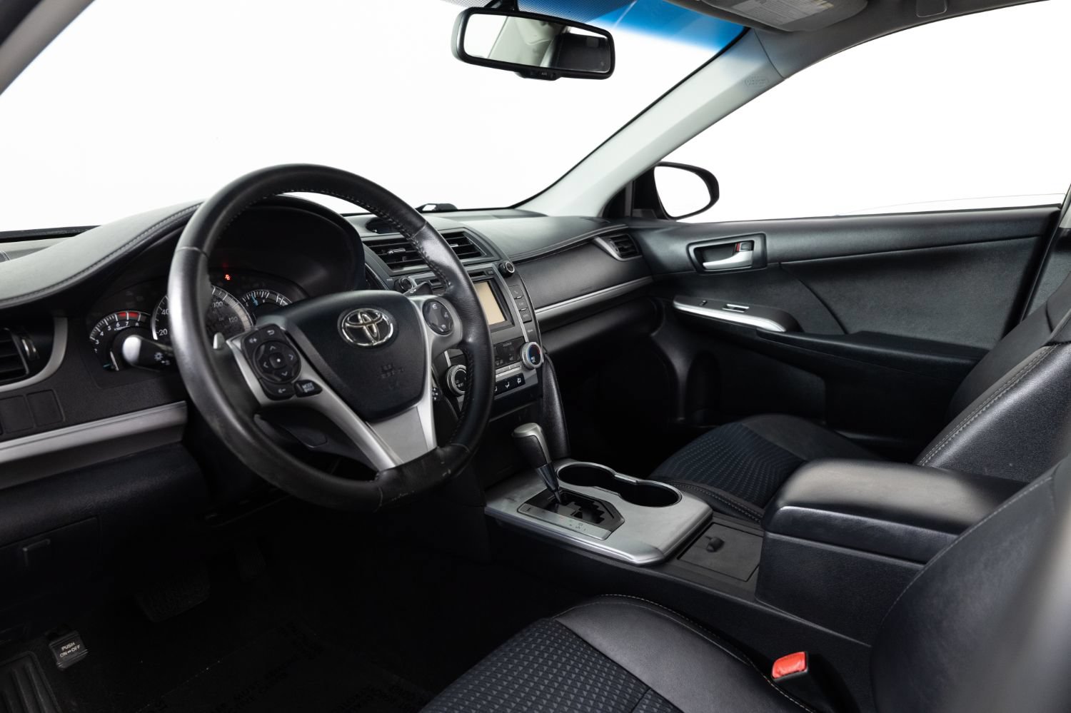 Used 2013 Toyota Camry SE w/ Convenience Pkg FWD image 12