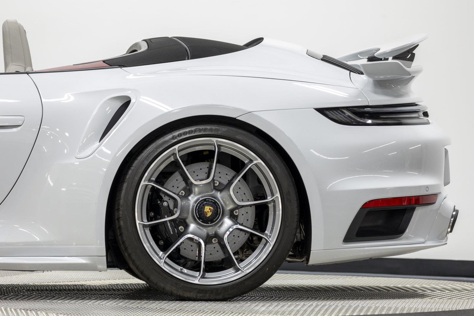 Used 2022 Porsche 911 Turbo S image 7
