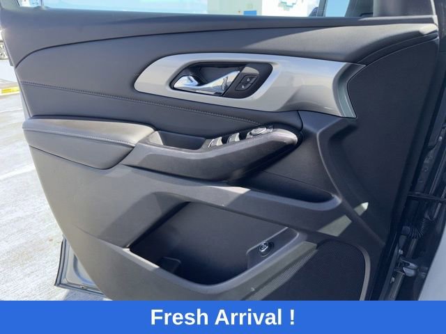 Used 2023 Chevrolet Traverse LT image 7