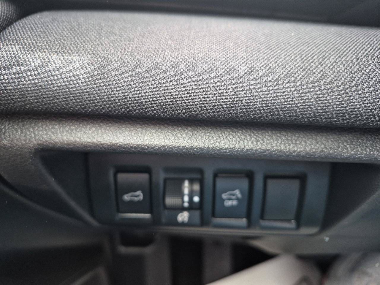 Used 2023 Subaru Outback Premium AWD/4WD image 18