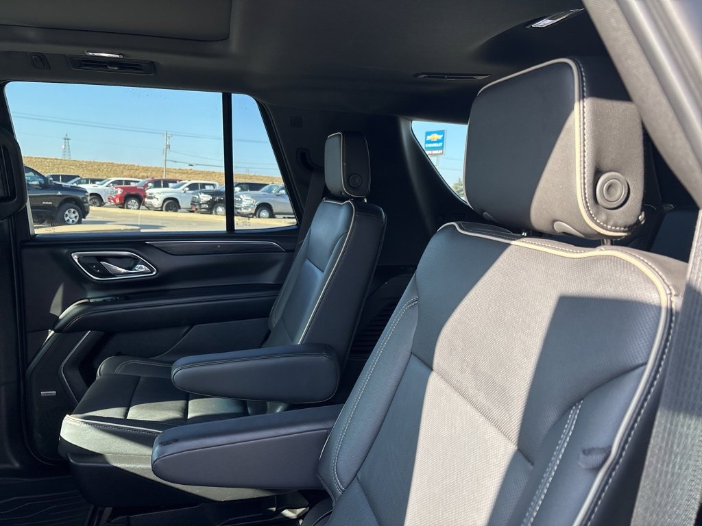 Used 2021 GMC Yukon SLT w/ SLT Luxury Plus Package image 11