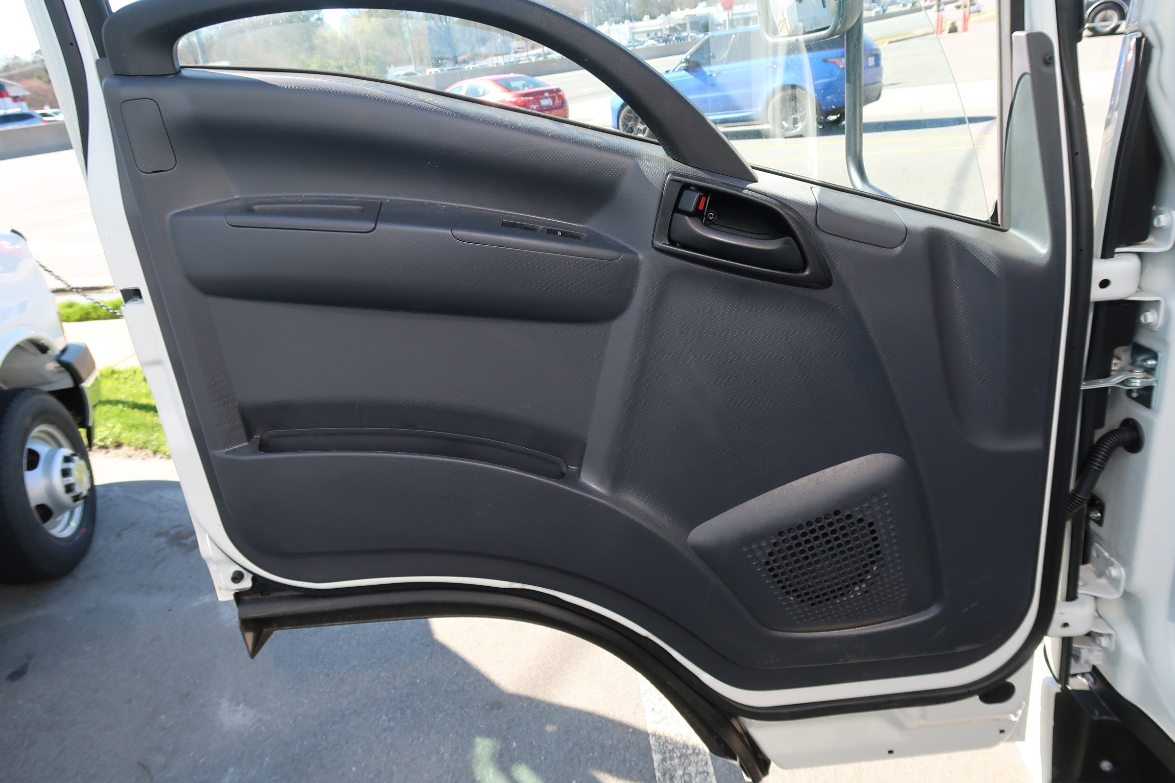 Used 2025 Chevrolet Low Cab Forward RWD image 16