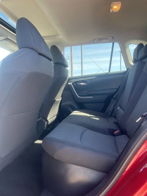 Used 2021 Toyota RAV4 XLE w/ Convenience Package image 26