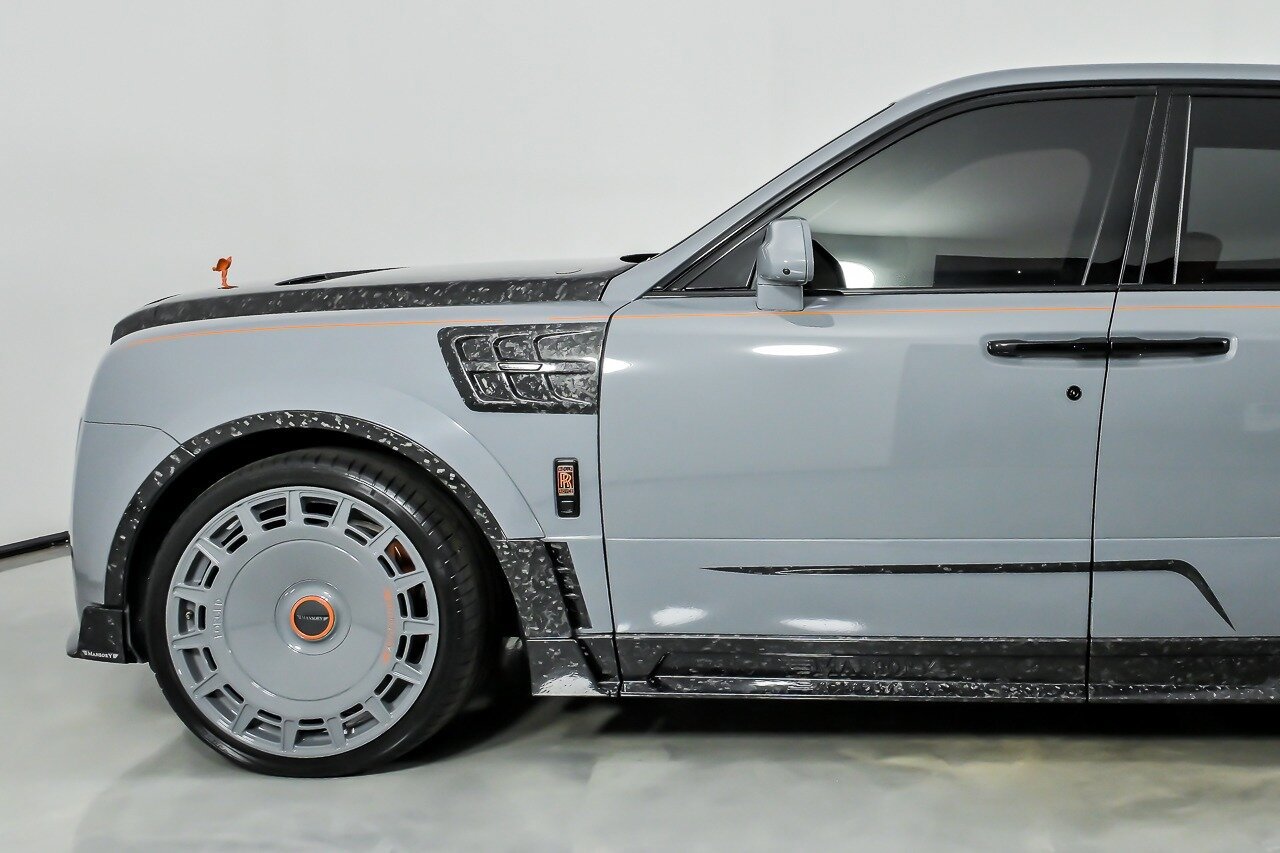 Used 2023 Rolls-Royce Cullinan AWD/4WD image 9