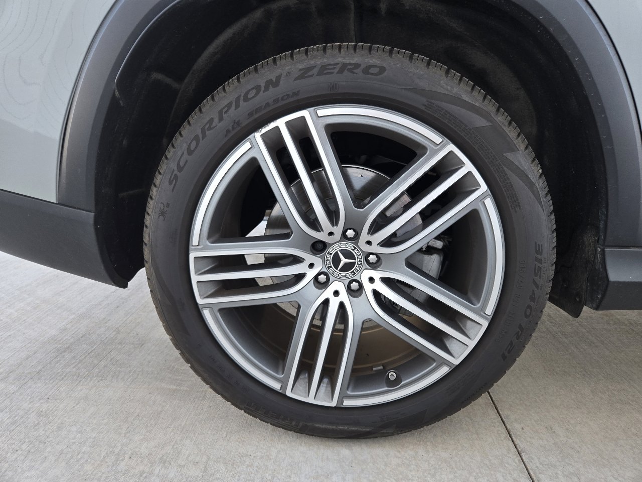 Used 2024 Mercedes-Benz GLS 450 4MATIC image 46