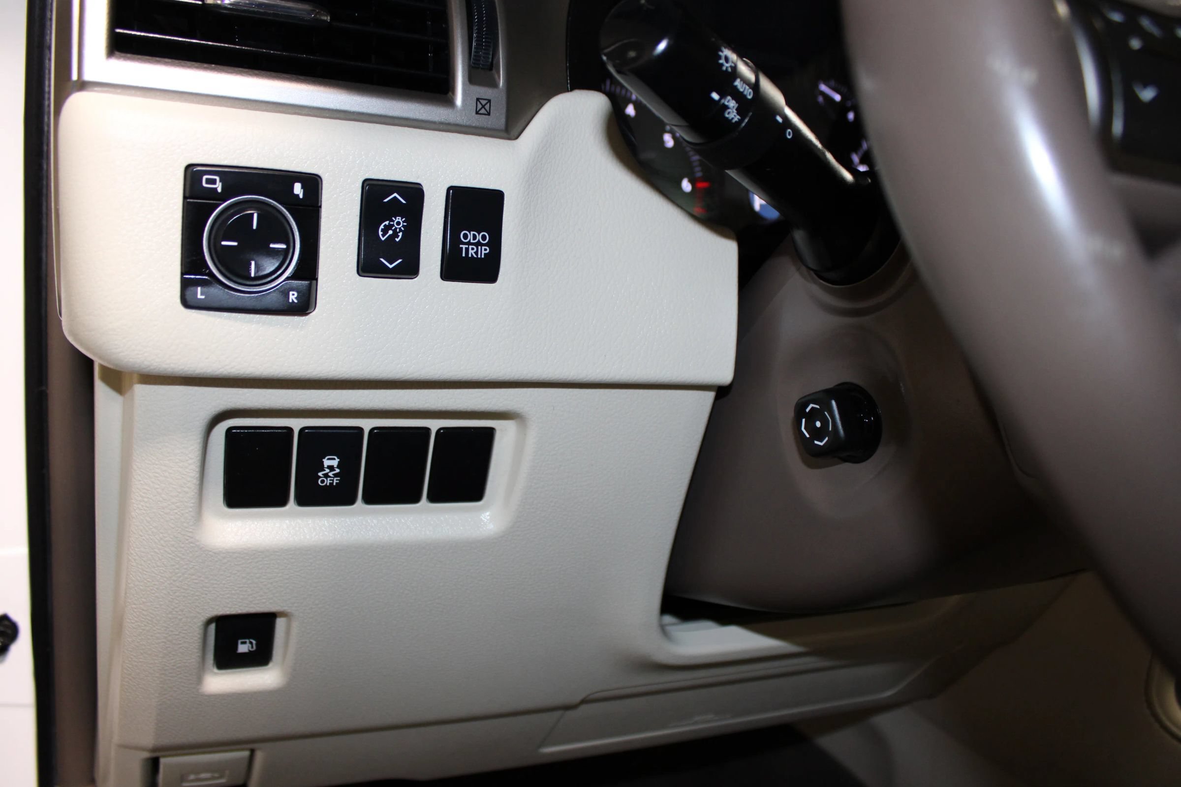 Used 2011 Lexus GX 460 w/ Comfort Plus Pkg AWD/4WD image 21
