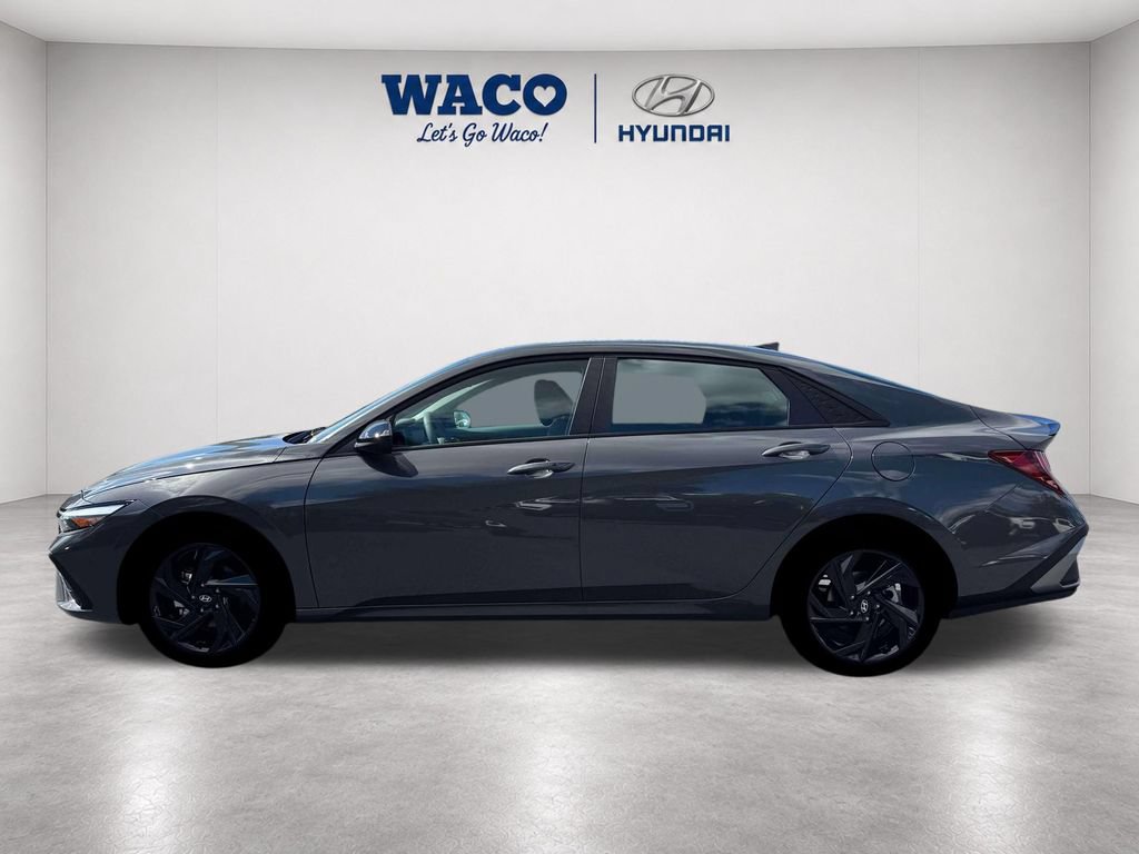 Used 2026 Hyundai Elantra Sport FWD image 5