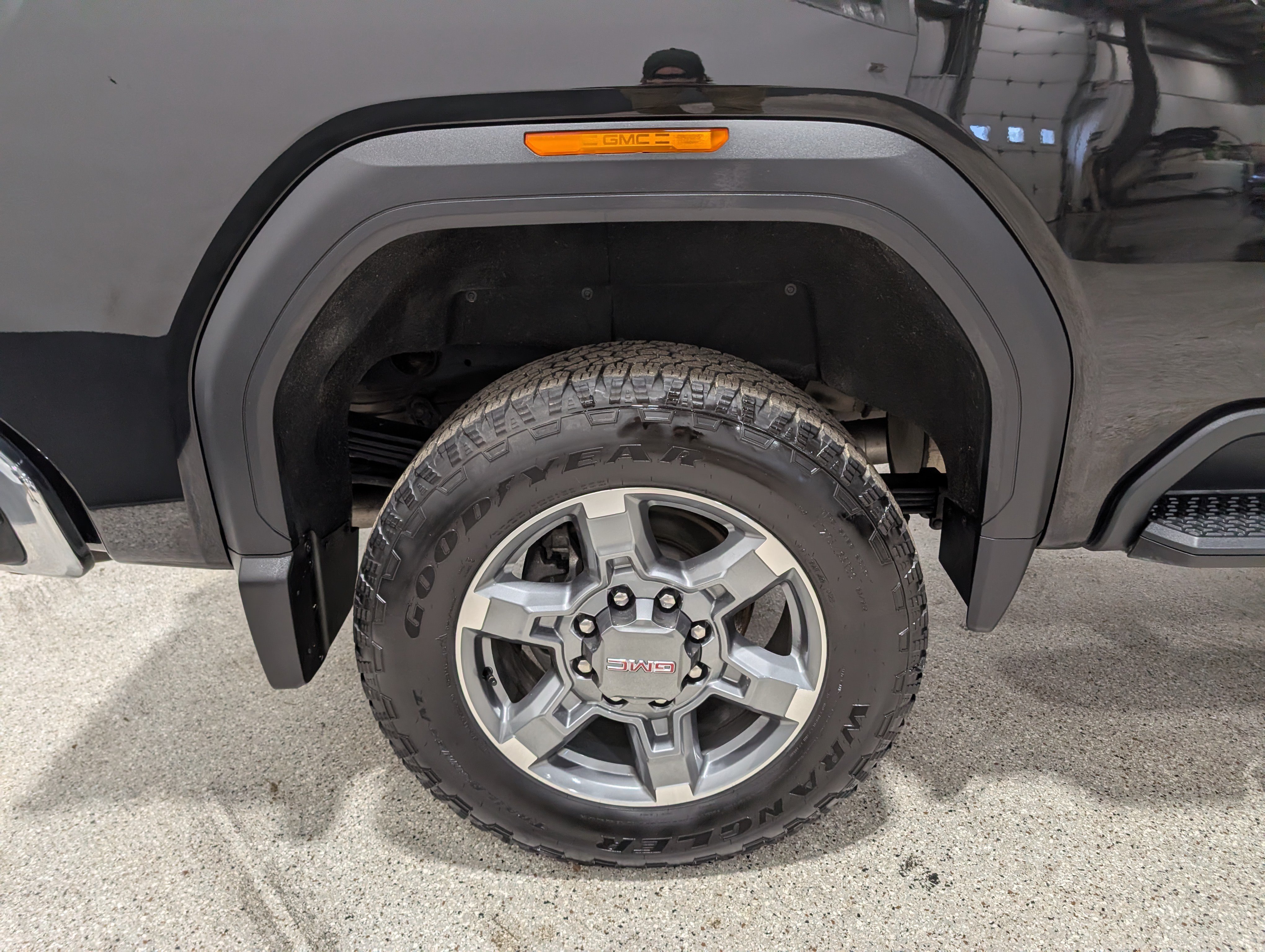 Used 2025 GMC Sierra 2500 SLT AWD/4WD image 14