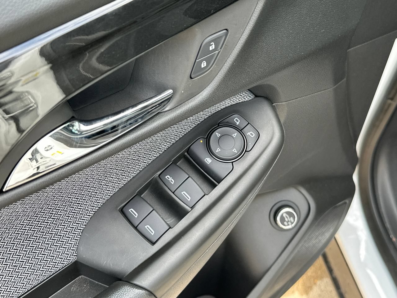 New 2026 Chevrolet TrailBlazer LT w/ Convenience Package FWD image 12