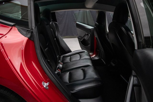 Used 2022 Tesla Model 3 Standard Range image 17
