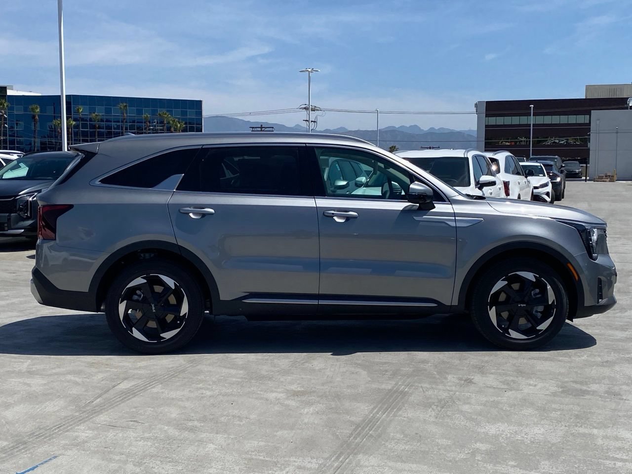 New 2026 Kia Sorento EX w/ EX Premium Package FWD image 2