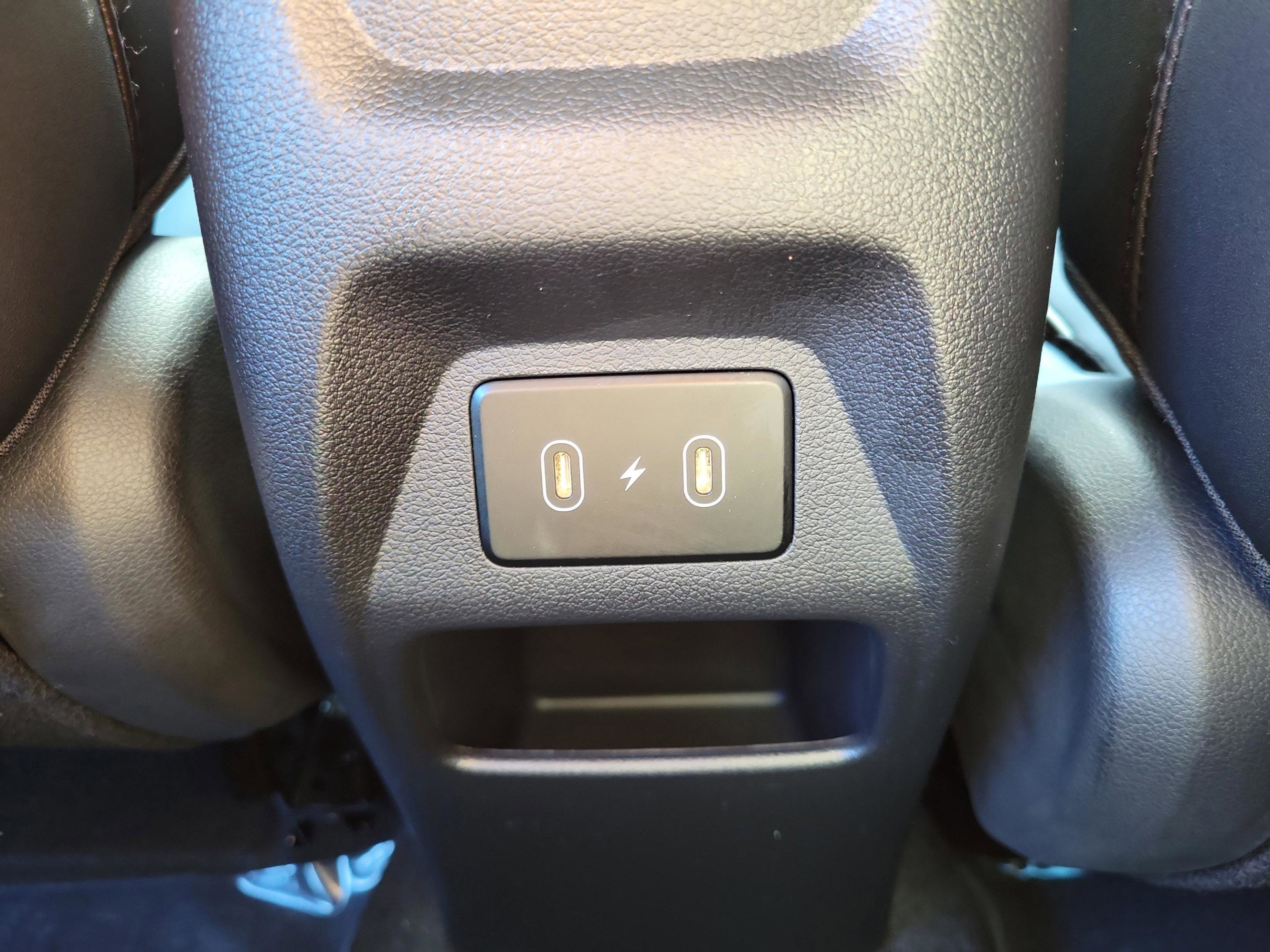 Certified 2024 Hyundai Venue Limited image 8