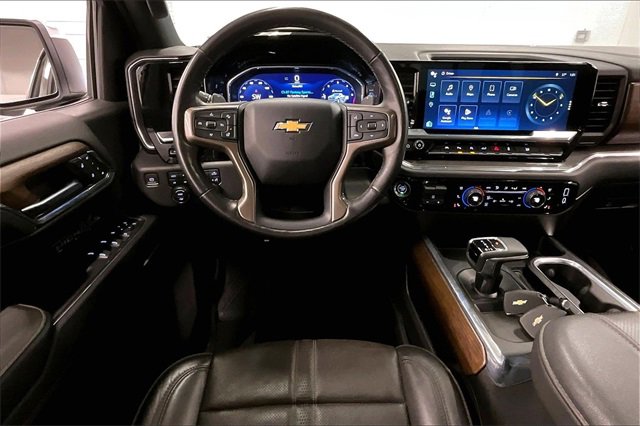 Used 2023 Chevrolet Silverado 1500 High Country w/ High Country Premium Package image 5