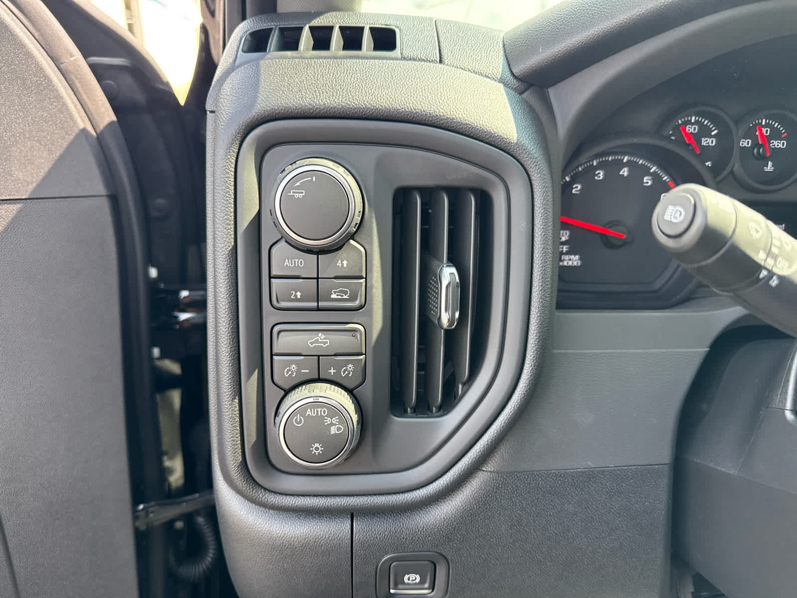 New 2026 Chevrolet Silverado 1500 Custom AWD/4WD image 15