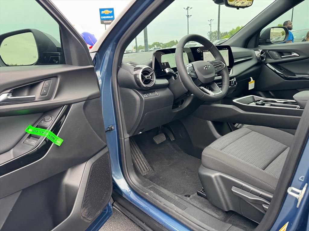 New 2026 Chevrolet Equinox LT w/ Midnight Edition FWD image 10