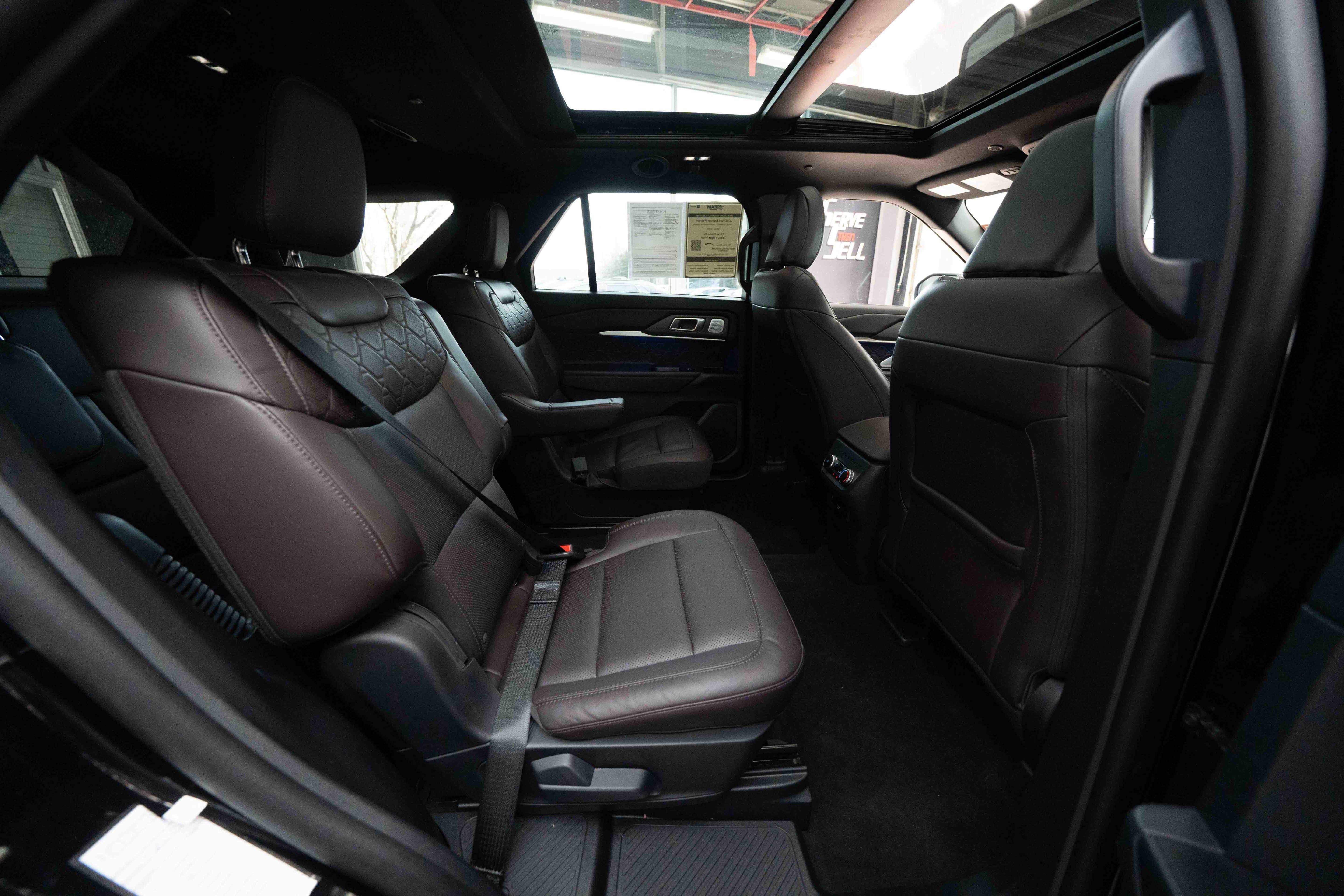 Used 2025 Ford Explorer Platinum w/ LUX Leather Package image 25