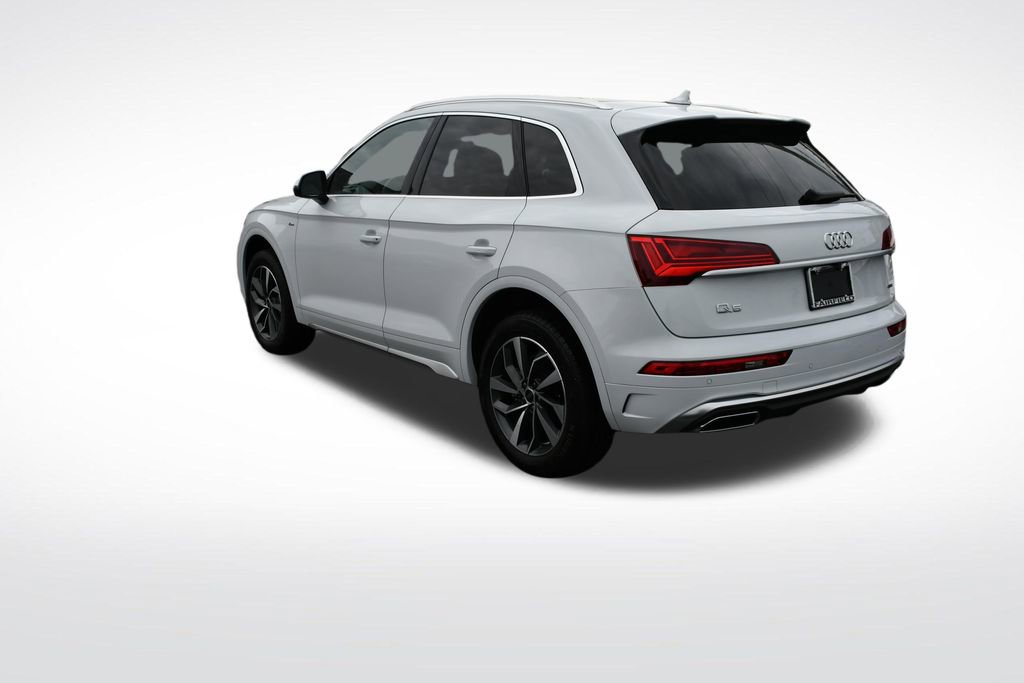 Certified 2023 Audi Q5 2.0T Premium w/ Convenience Package AWD/4WD image 3
