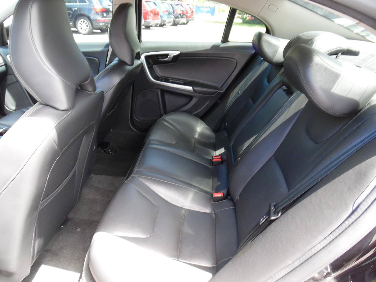 Used 2017 Volvo S60 T5 Dynamic FWD image 19