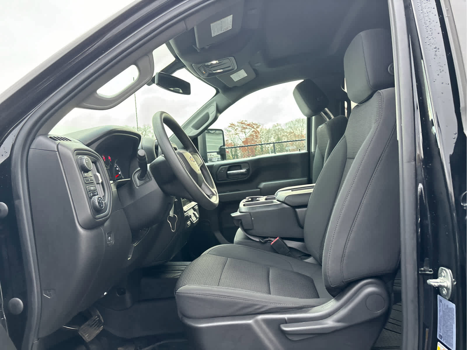 Used 2022 Chevrolet Silverado 2500 Custom w/ Custom Value Package image 8