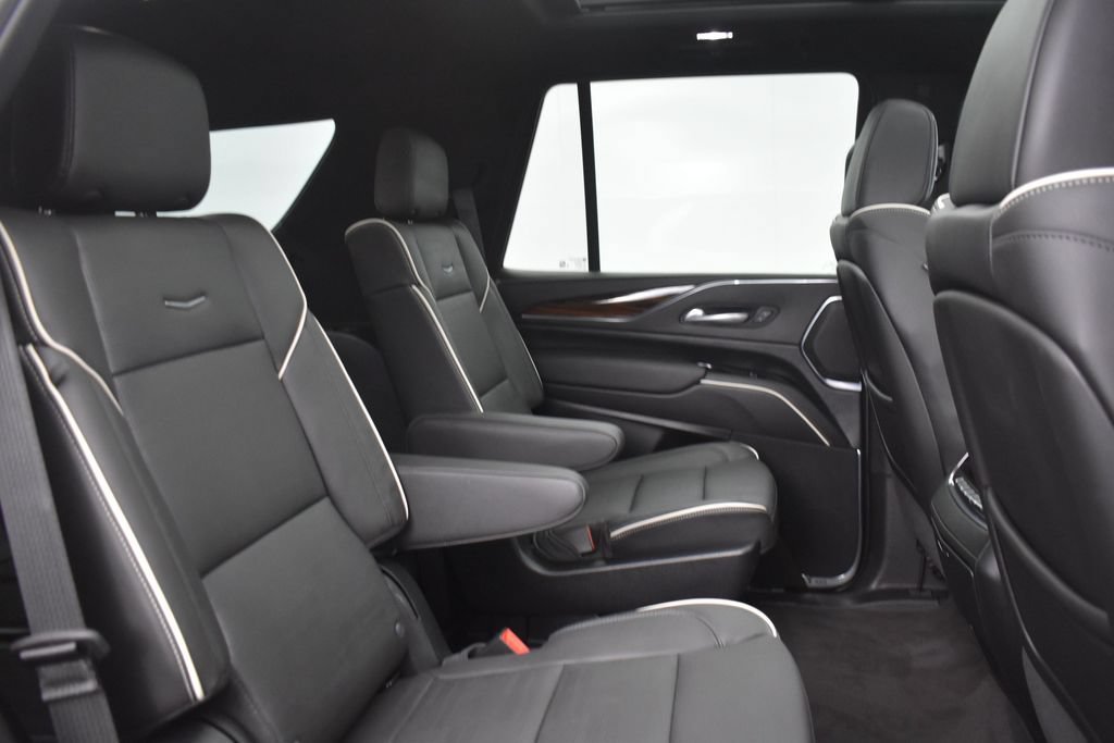 Certified 2024 Cadillac Escalade Premium Luxury w/ Performance Package AWD/4WD image 37
