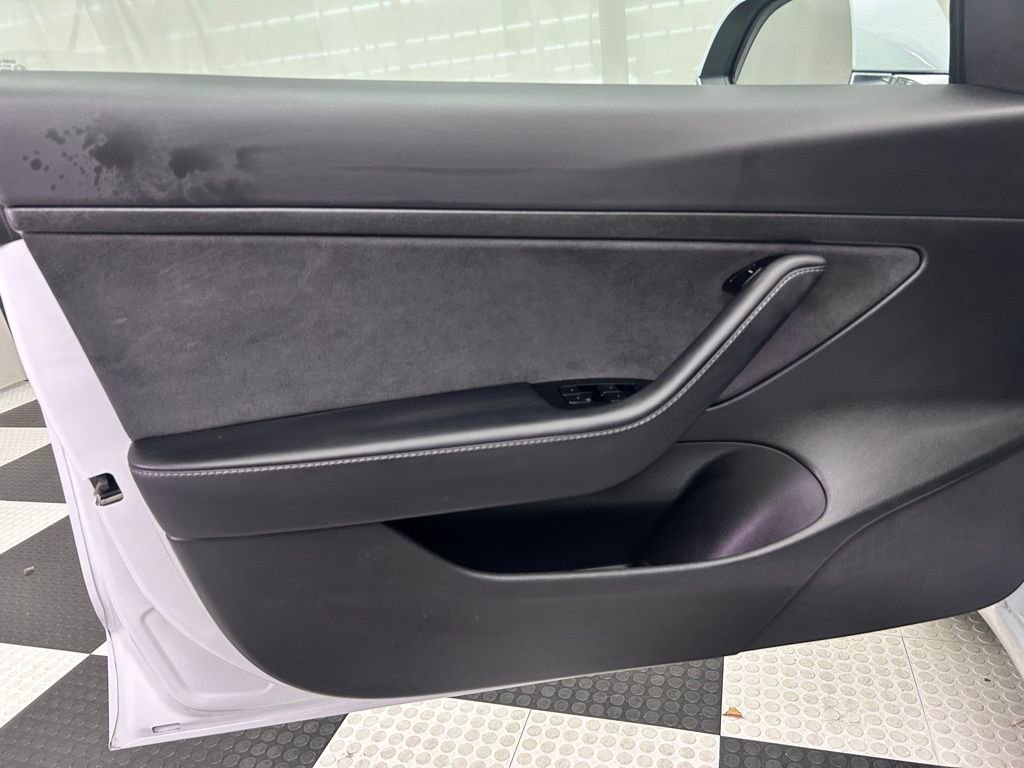 Used 2020 Tesla Model 3 Standard Range Plus image 12