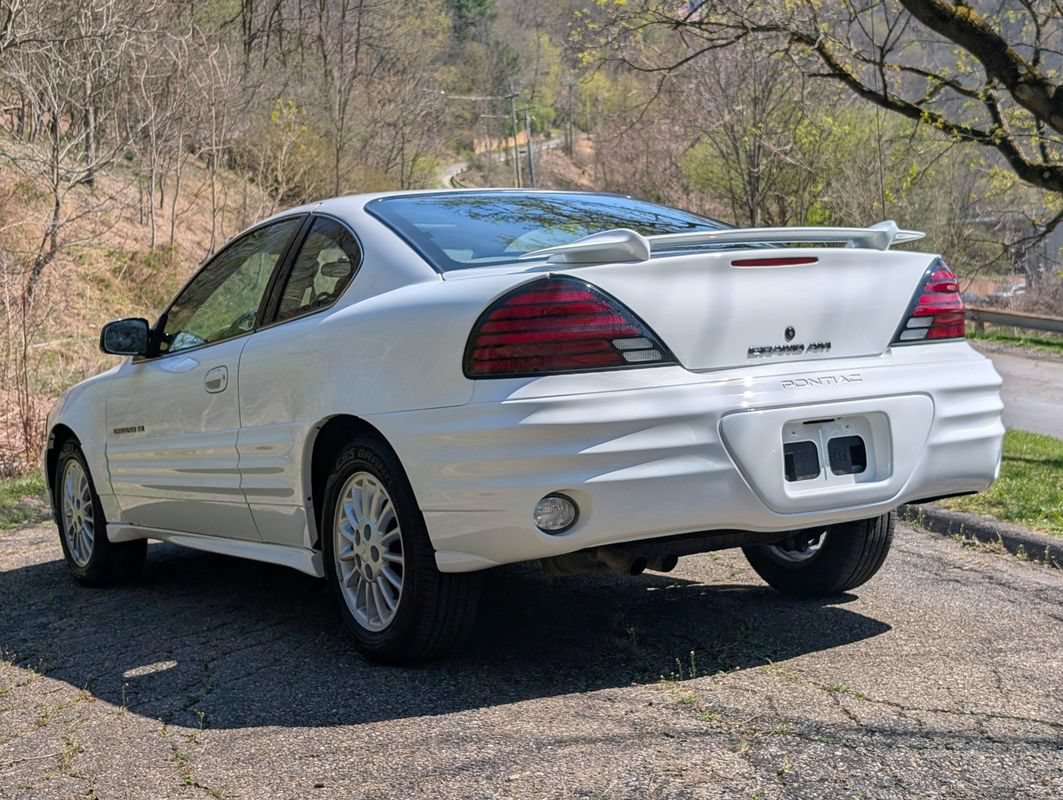 Used 2001 Pontiac Grand Am SE w/ Solid Value Appearance Pkg FWD image 22