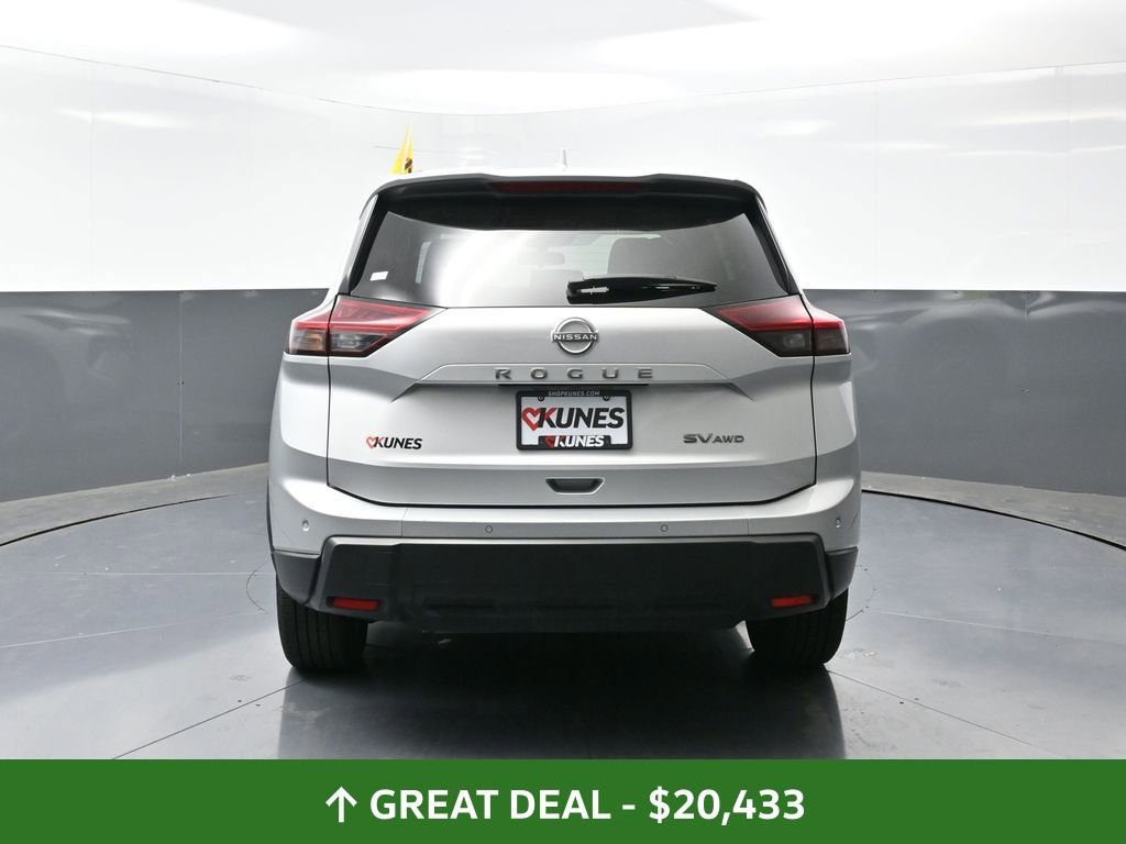 Used 2024 Nissan Rogue SV image 13