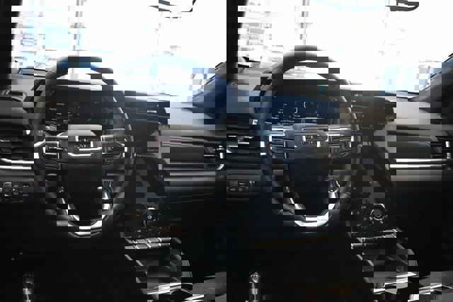 Used 2025 GMC Terrain Elevation w/ Technology Package II image 25