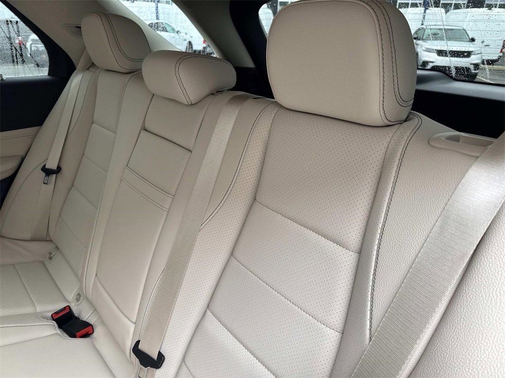 Used 2022 Mercedes-Benz GLE 350 4MATIC w/ Premium Package image 14