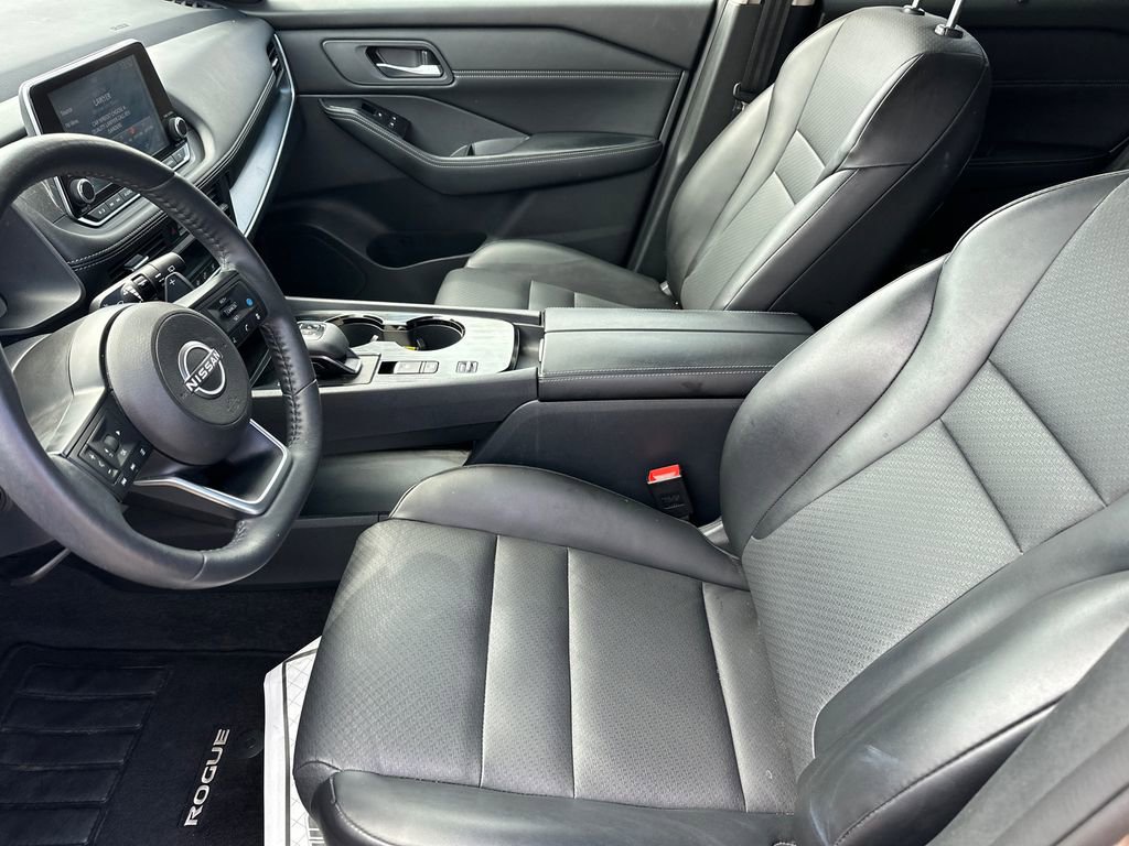 Used 2024 Nissan Rogue SV w/ SV Premium Package image 8