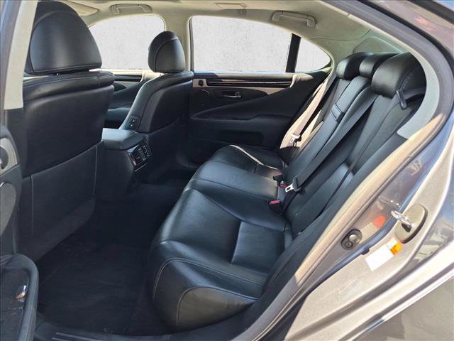 Used 2015 Lexus LS 460 w/ Comfort Package RWD image 19