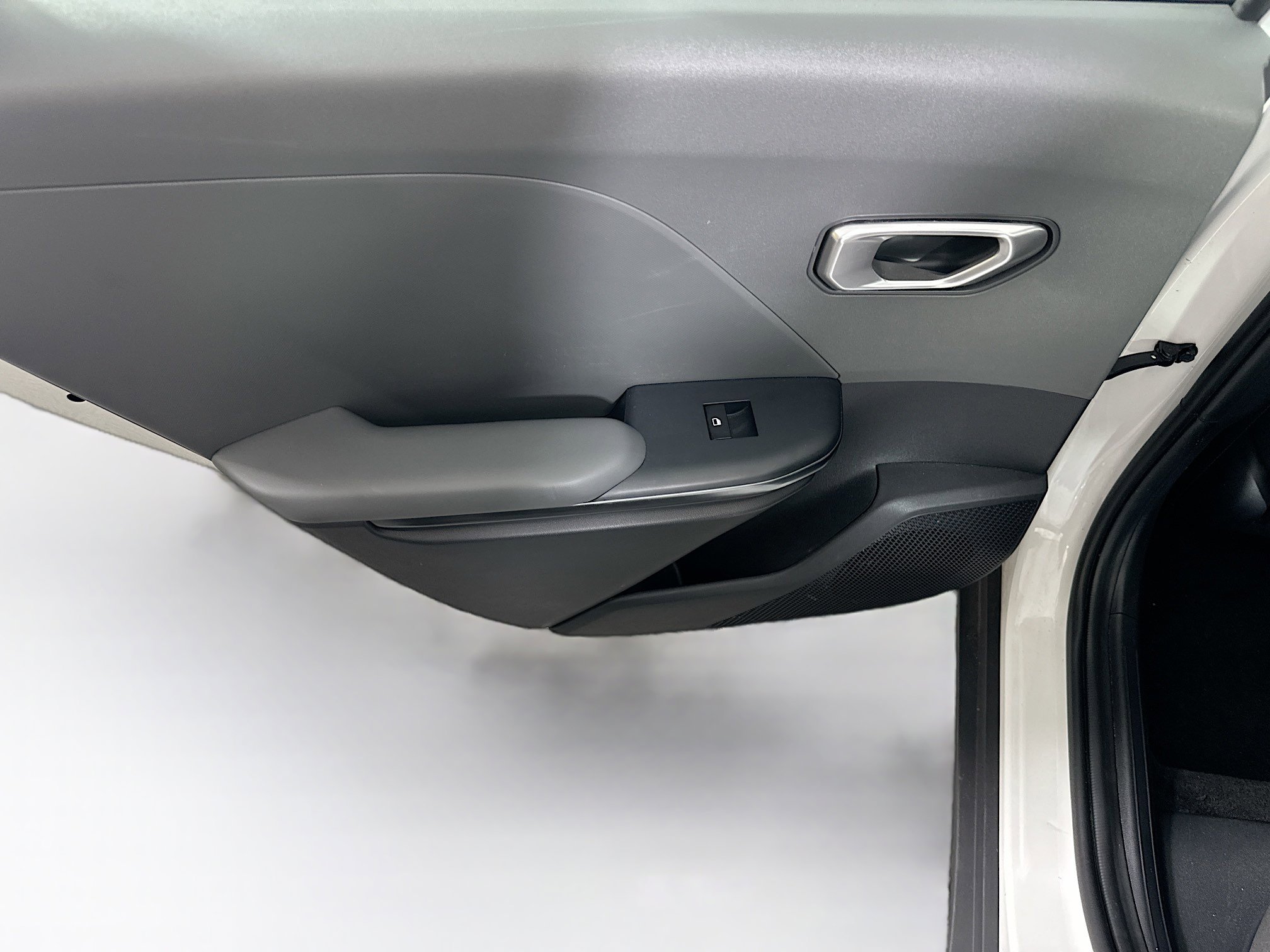 Used 2025 Kia K4 LXS image 25