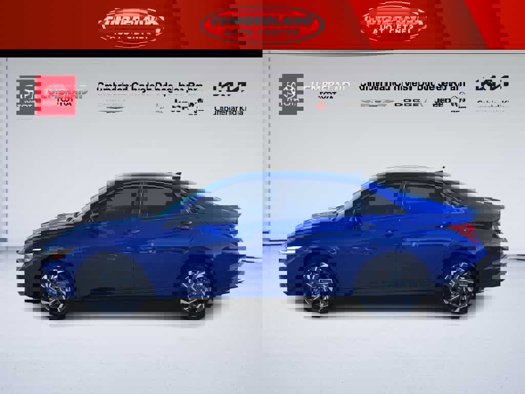 Used 2025 Hyundai Elantra Sport image 5