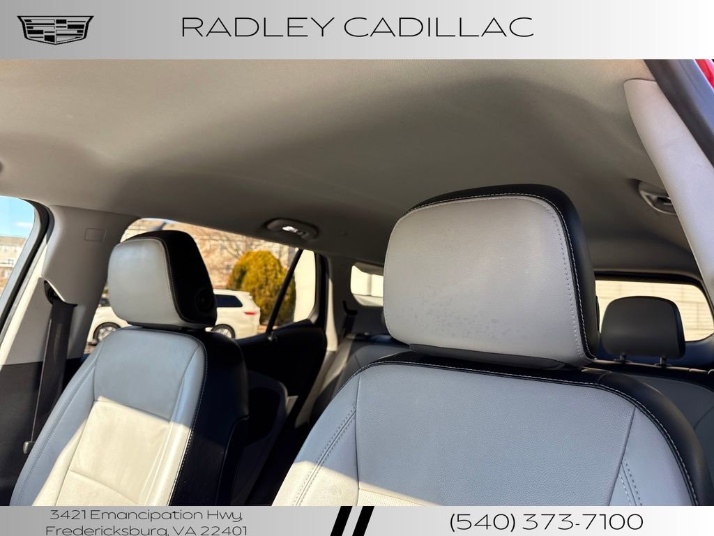 Used 2022 GMC Terrain SLT image 2